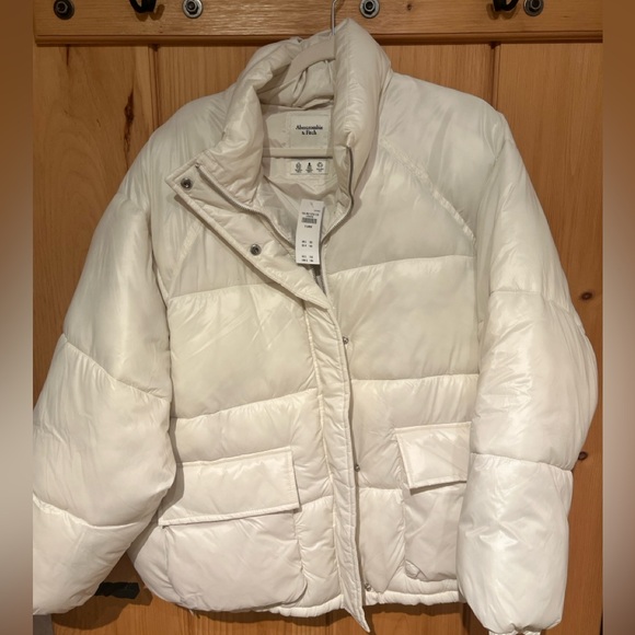 NWT Brand New Abercrombie A&F Puffer - Picture 1 of 3